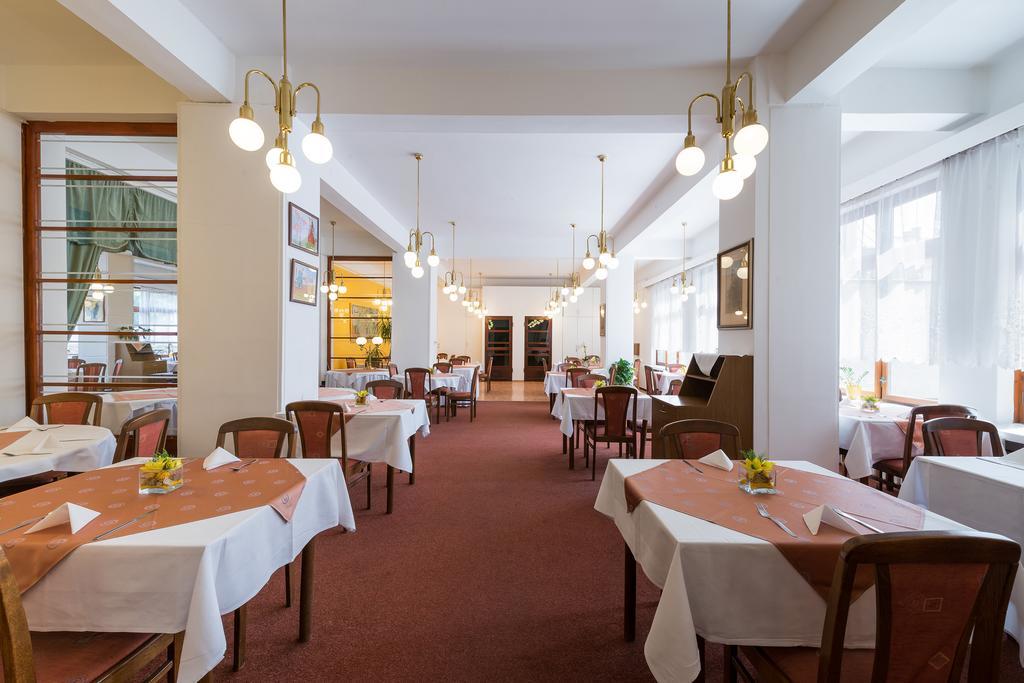 Ensana Jalta Otel Piest'any Dış mekan fotoğraf